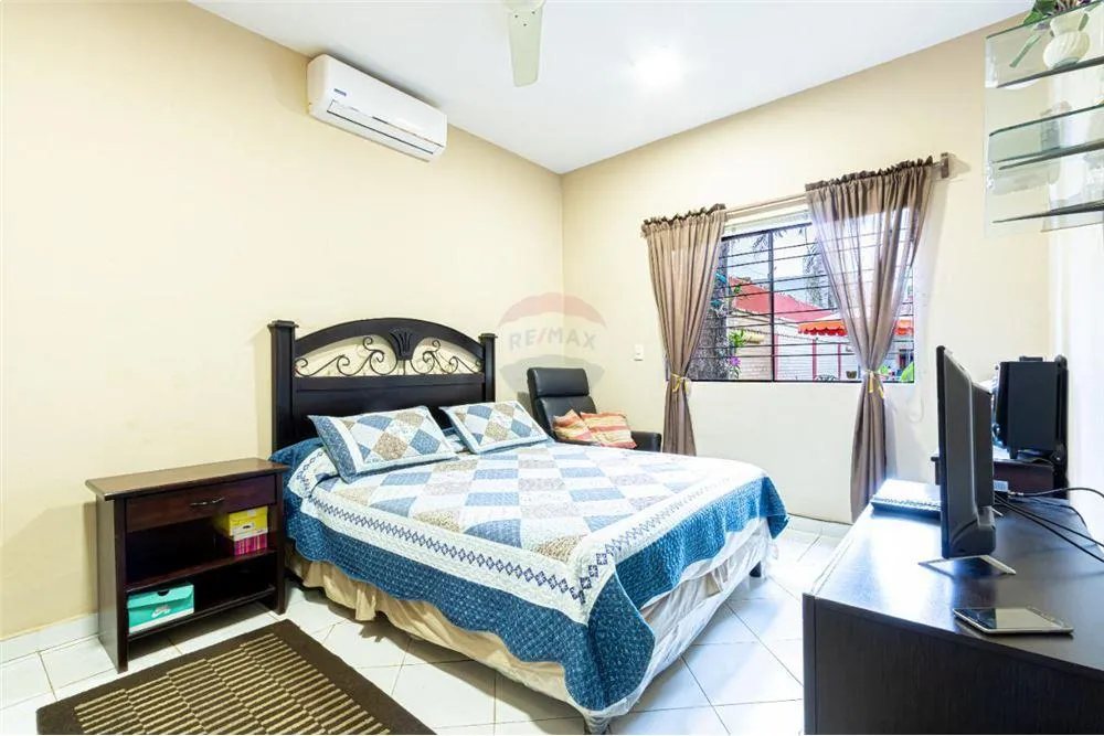 VENDO CASA EN FERNANDO DE LA MORA — foto 2
