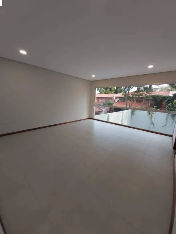 VENDO HERMOSA CASA A ESTRENAR ‼️ En el Barrio Mburucuya. 4 Habitaciones — foto 2