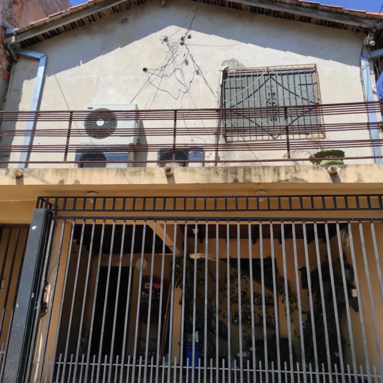 CASA DE DOS PLANTAS EN EL BARRIO REPUBLICANO - ZONA SUPERSEIS FELIX BOGADO — foto 2