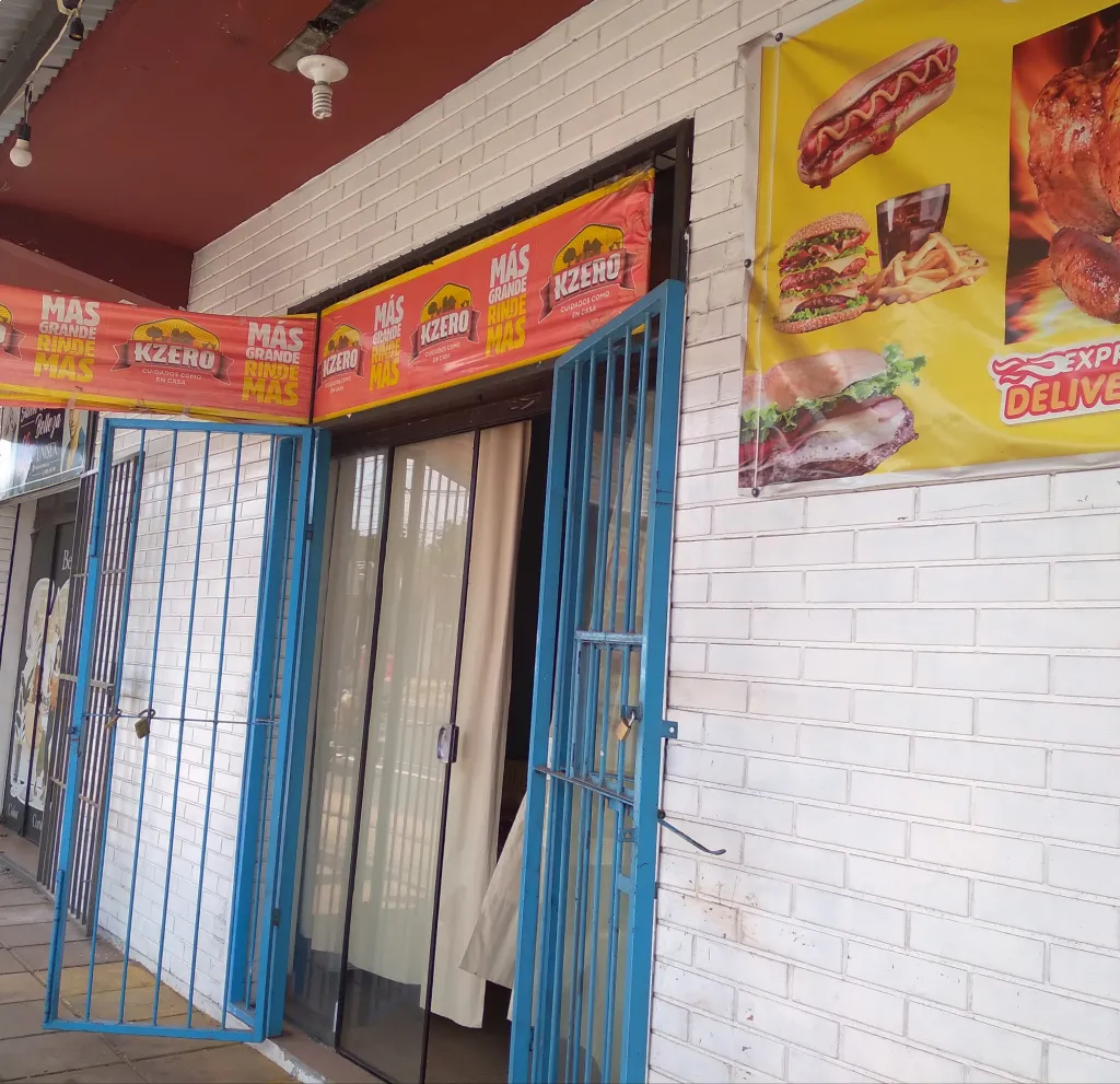 Cedo local Negociable de asadero y lomiteria con equipos incluidos listo para trabajar. — foto 2