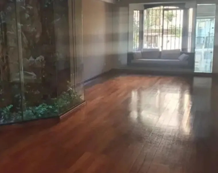 PROX. SHOP DEL SOL – LA GALERIA: ELEGANTE CASA DUPLEX, 3 SUITES, JARDÍN, PISCINA. — foto 2