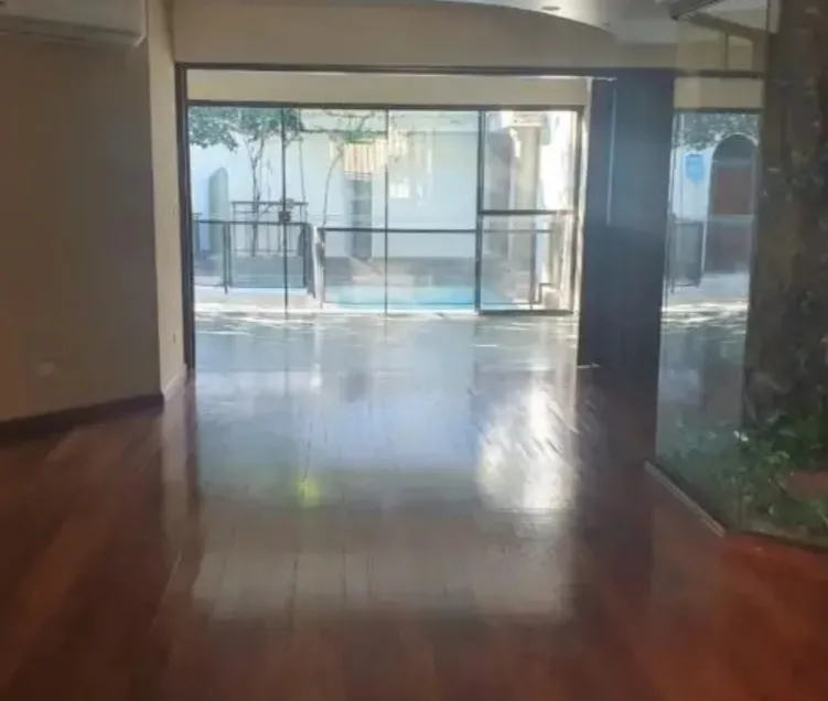 PROX. SHOP DEL SOL – LA GALERIA: ELEGANTE CASA DUPLEX, 3 SUITES, JARDÍN, PISCINA. — foto 3