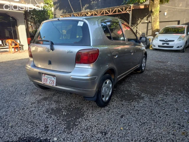 Toyota Vitz 2004 — foto 4
