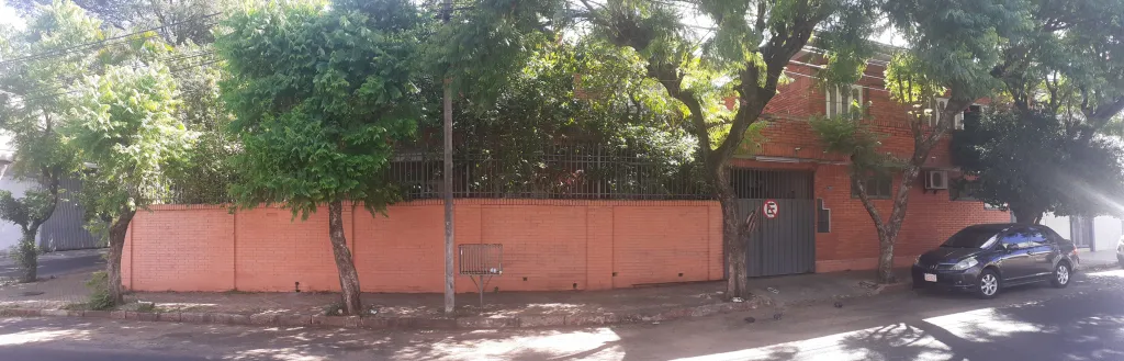 VENDO AMPLIA CASA FAMILIAR, CON DPTOS INDEPENDIENTES P VIVIENDA U OFICINA — foto 2