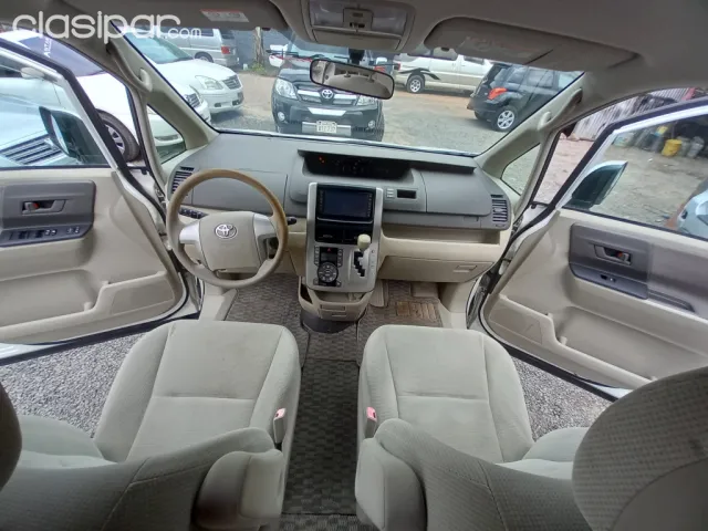 Toyota Noah 2008 — foto 7