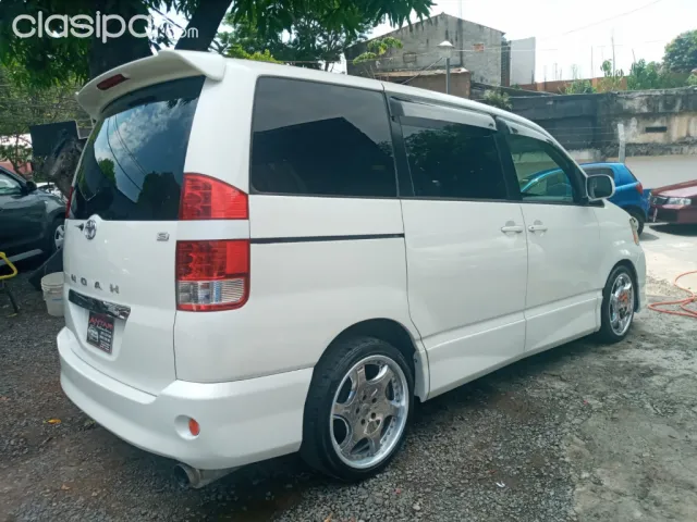 Toyota Noah 2004 — foto 5