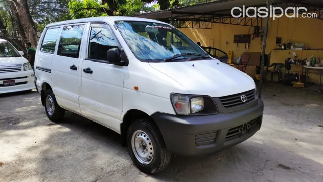 Toyota Noah 2004 — foto 2
