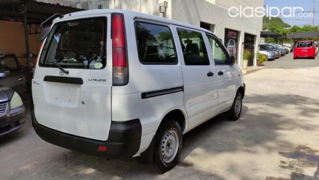 Toyota Noah 2004 — foto 5