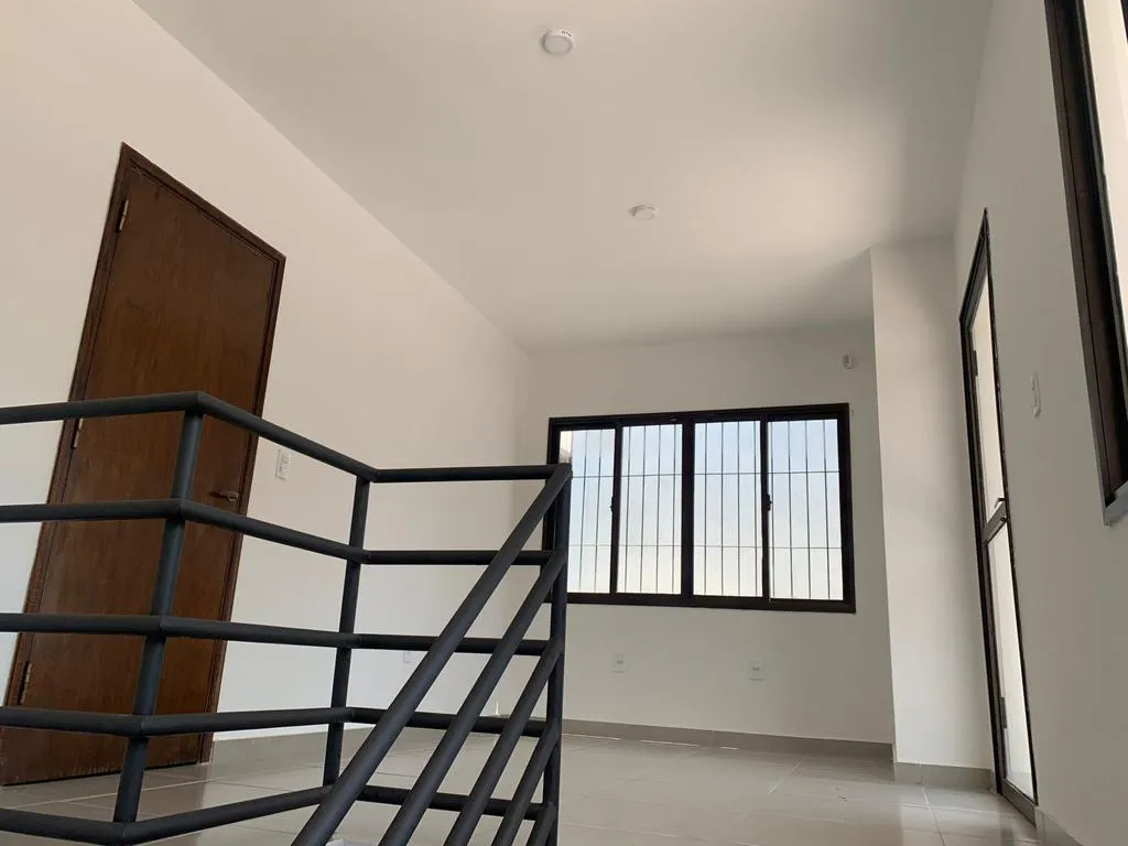 OFERTA DEL MES HERMOSA Y AMPLIA CASA REMODELADA EN PLENO BARRIO HERRERA — foto 2