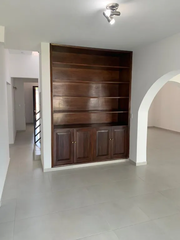 OFERTA DEL MES HERMOSA Y AMPLIA CASA REMODELADA EN PLENO BARRIO HERRERA — foto 3