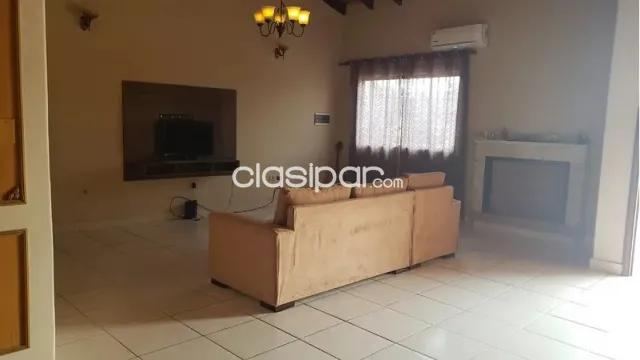 OCASIÓN!!!! CASA CON PISCINA EN VENTA EN BARRIO SAN MIGUEL #1969022 |   en Paraguay