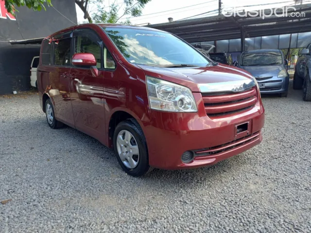 Toyota Noah 2008 — foto 2