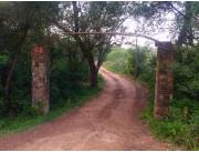 CABAÑA AL BORDE DEL ARROYO YHAGUY! ITACURUBÍ DE LA CORDILLERA.ESCUCHO OFERTAS!!