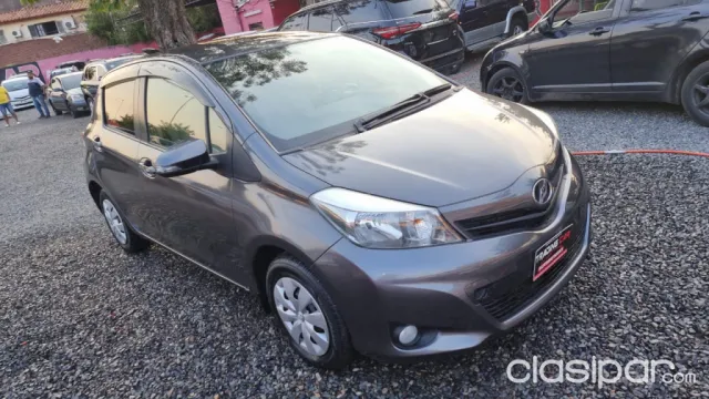 Toyota Vitz 2013 — foto 3