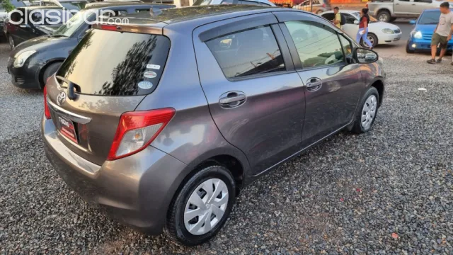 Toyota Vitz 2013 — foto 4