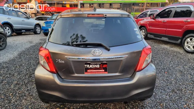 Toyota Vitz 2013 — foto 8