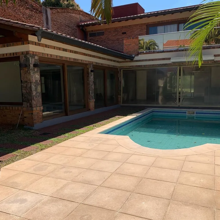 ALQUILO O VENDO HERMOSA CASA EN EL BARRIO HERRERA!!! — foto 2