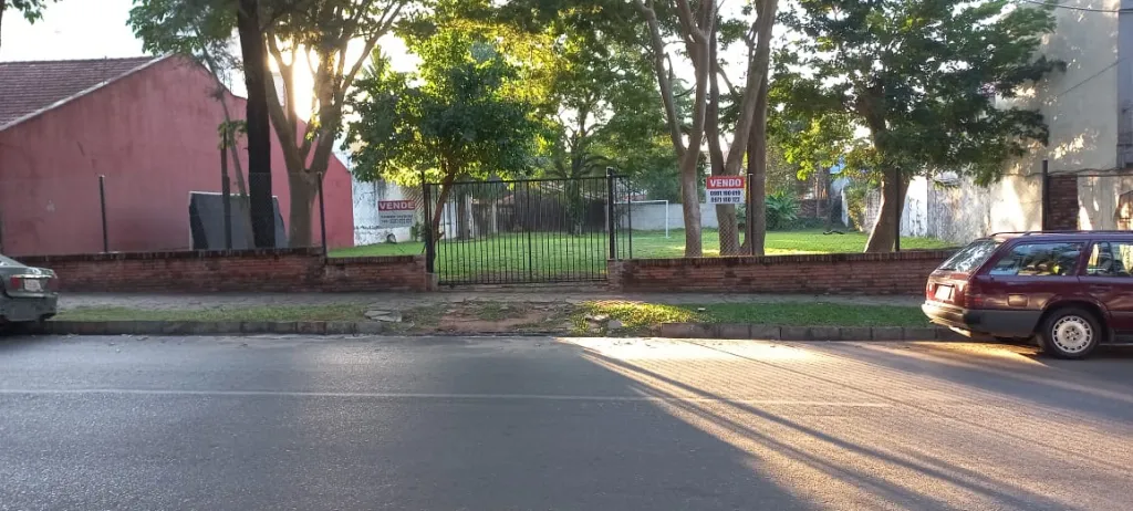 VENDO IMPONENTE TERRENO A 1 CUADRA DE REPUBLICA ARGENTINA BARRIO LOS LAURELES 570 M2! — foto 3