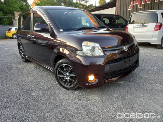 Toyota Sienta 2011 — foto 2