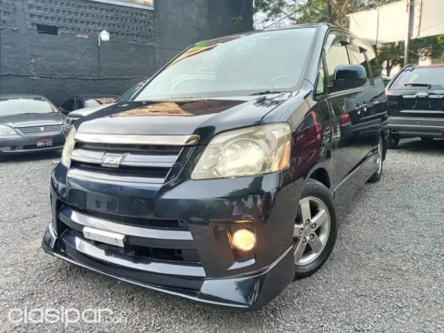 Toyota Noah 2004 — foto 3