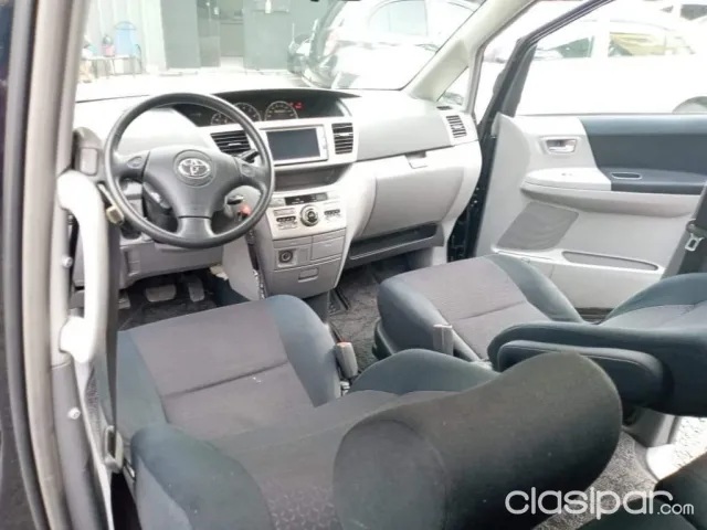 Toyota Noah 2004 - foto 8