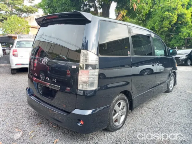 Toyota Noah 2004 — foto 5