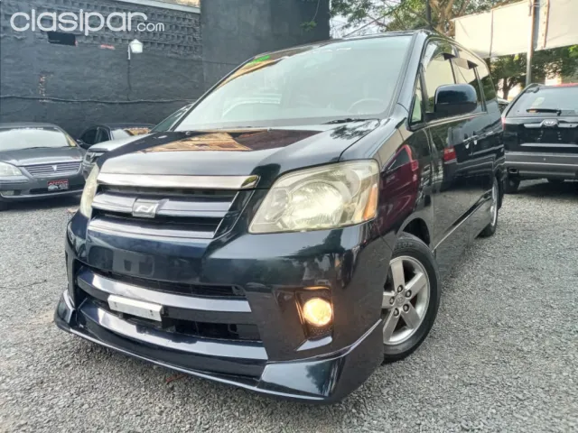 Toyota Noah 2004 — foto 4