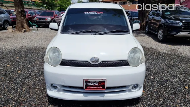 Toyota Sienta 2004 - foto 2