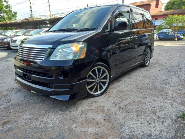 Toyota Noah 2006 — foto 3