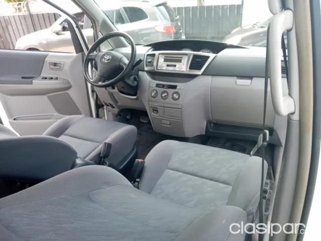 Toyota Noah 2003 — foto 4