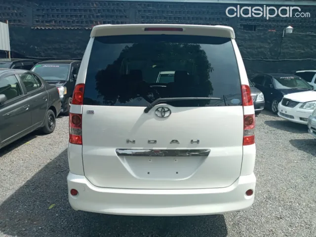 Toyota Noah 2003 — foto 6