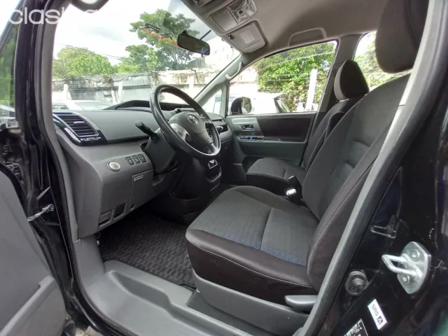 Toyota Voxy 2008 — foto 7