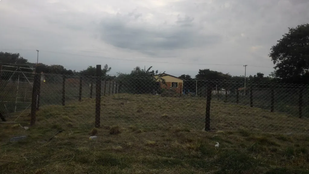 VENDO TERRENO A PASOS DEL ABASTO NORTE - SHOPPING DE LIMPIO — foto 3
