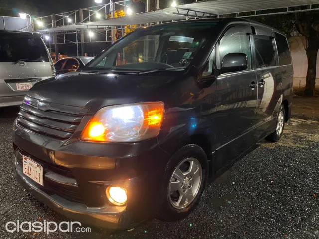 Toyota Noah 2003 - foto 2