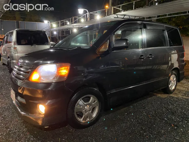 Toyota Noah 2003 — foto 3