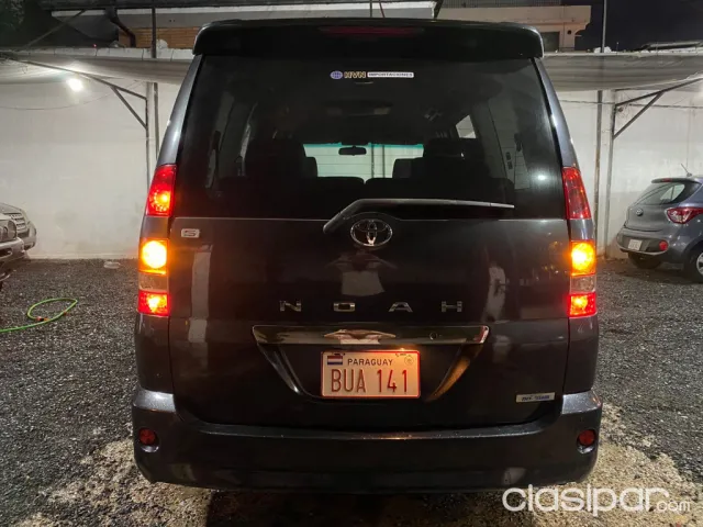 Toyota Noah 2003 — foto 4