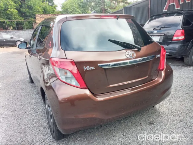 Toyota Vitz 2011 — foto 5