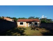 Vendo casa en Villa Elisa, barrio Mbocayaty