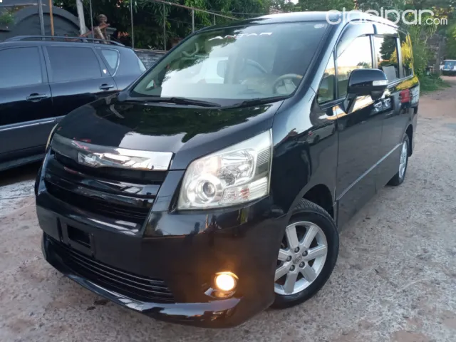 Toyota Noah 2008 — foto 2