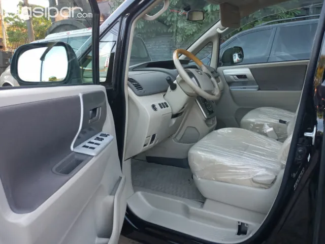 Toyota Noah 2008 — foto 7