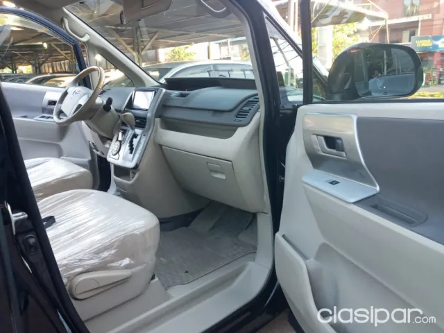 Toyota Noah 2008 — foto 8