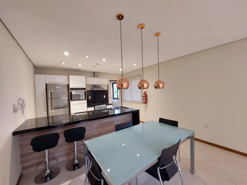 IMPECABLE DEPARTAMENTO AMOBLADO IDEAL PARA EJECUTIVOS — foto 2