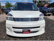 VENDO TOYOTA VOXY AÑO 2002 MOTOR 2.0CC NAFTERO RECIÉN IMPORTADO 5 PUERTA TRES HILERAS