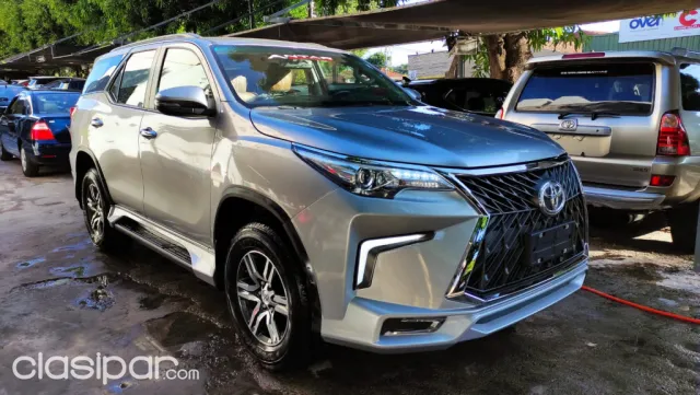 Toyota Fortuner 2020 — foto 2