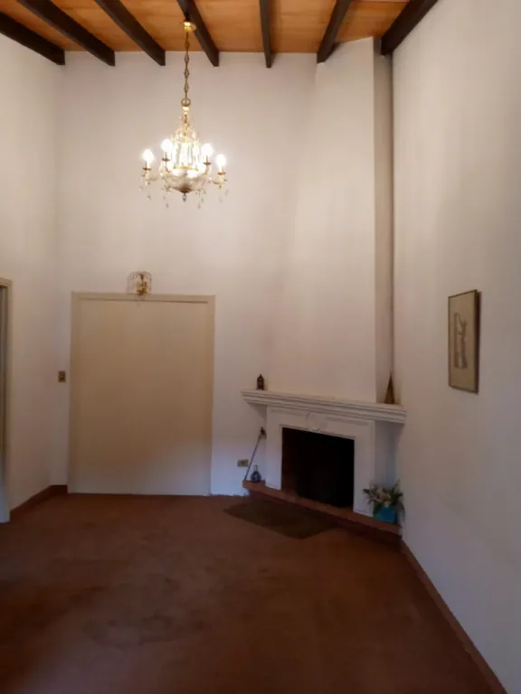 Vendo hermosa residencia a refaccionar en Mburukuya — foto 2