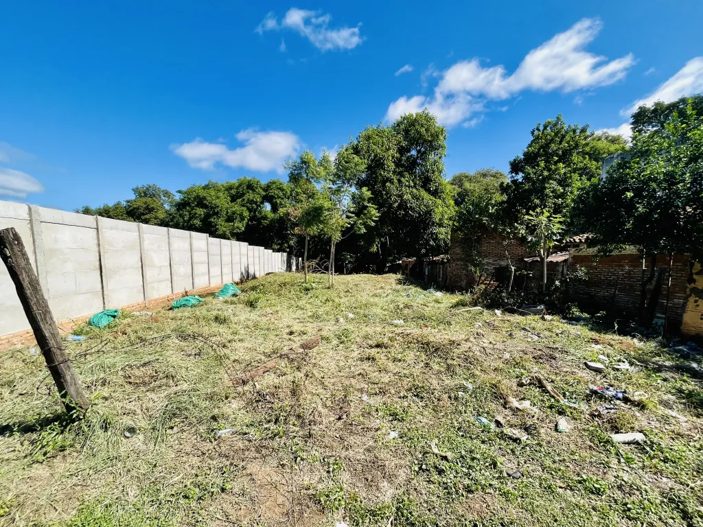 Vendo terreno, zona Universidad Católica, Barrio Santa Librada. — foto 2