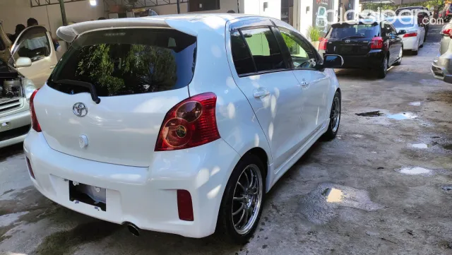 Toyota Vitz 2010 — foto 6