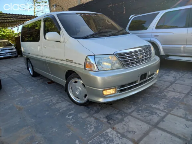 Toyota Hiace 2001 — foto 2