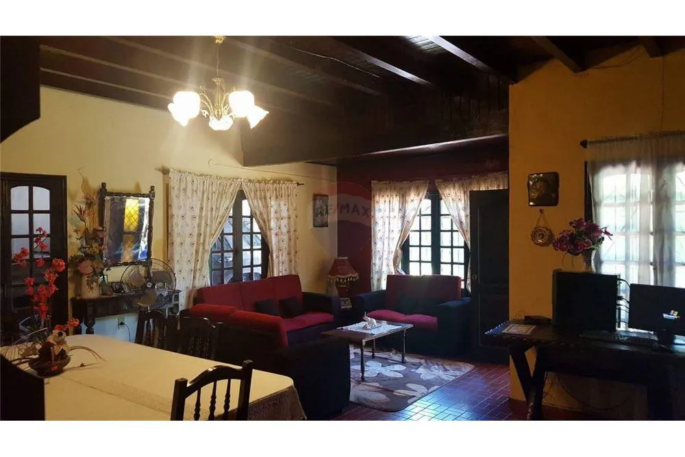 VENDO TERRENO CON CASA A DEMOLAR EN ZONA COMERCIAL DE BARRIO HERRERA SOBRE DENIS ROA — foto 3