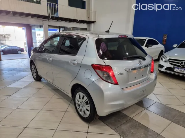 Toyota Vitz 2011 — foto 6